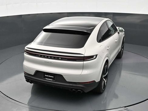 Certified 2026 Porsche Cayenne Coupe AWD/4WD image 34