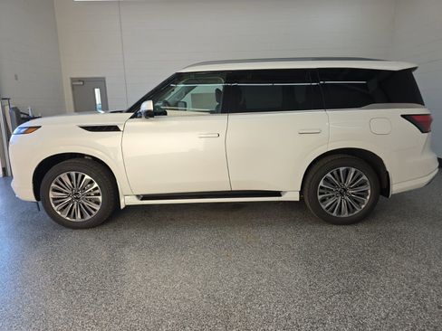 New 2026 INFINITI QX80 Luxe w/ Cargo Package AWD/4WD image 2