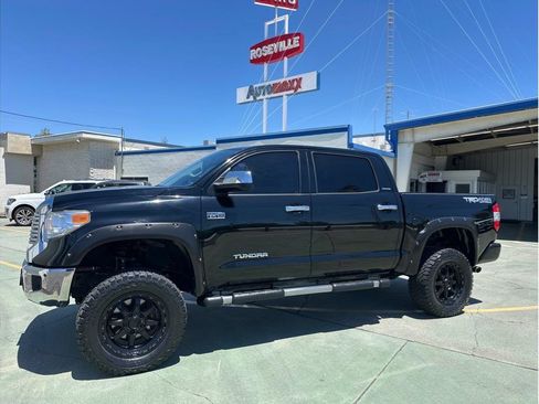 Used 2017 Toyota Tundra Limited w/ Limited Premium Package AWD/4WD image 14