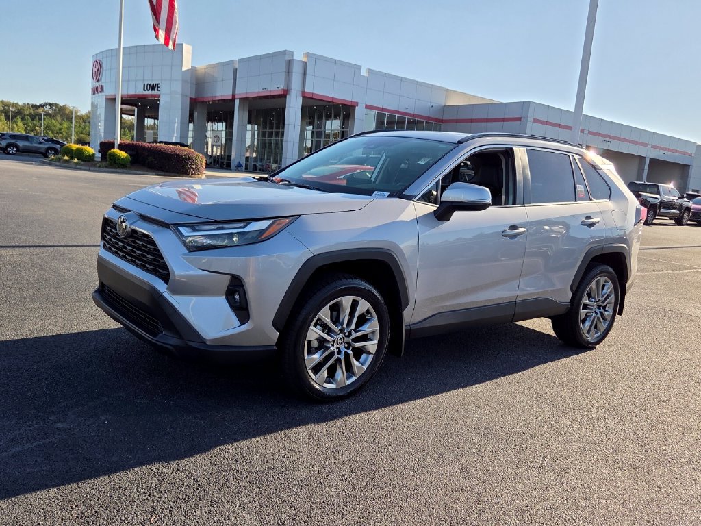 Used 2023 Toyota RAV4 XLE Premium AWD/4WD image 3
