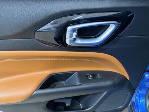 Used 2024 Jeep Compass Limited image 23