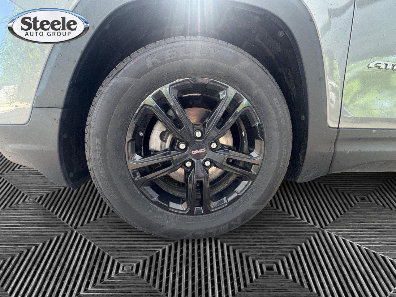 Used 2024 GMC Terrain AT4 w/ Tech Package AWD/4WD image 9