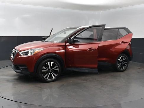 Used 2019 Nissan Kicks SV FWD image 26