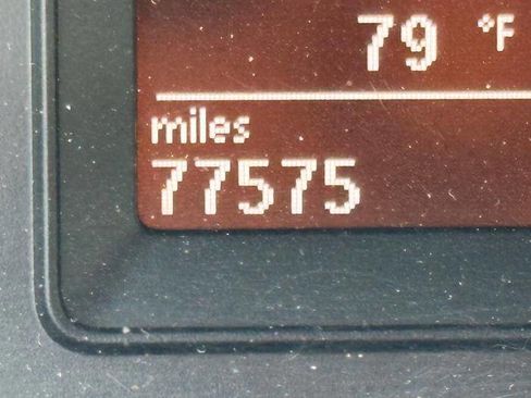 Used 2010 Volkswagen Eos Lux FWD image 33