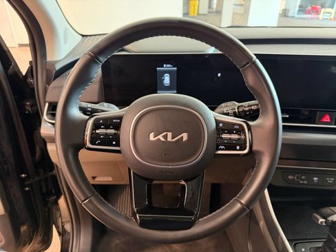 Used 2026 Kia Carnival FWD image 25