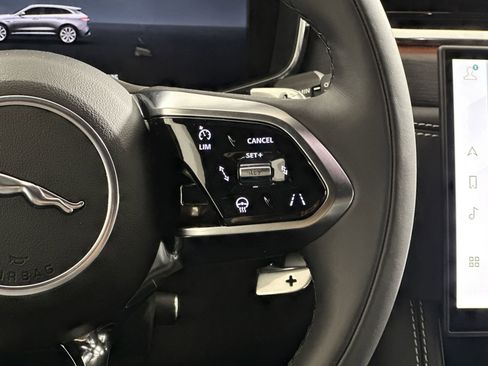 Used 2026 Jaguar F-PACE R-Dynamic S AWD/4WD image 15
