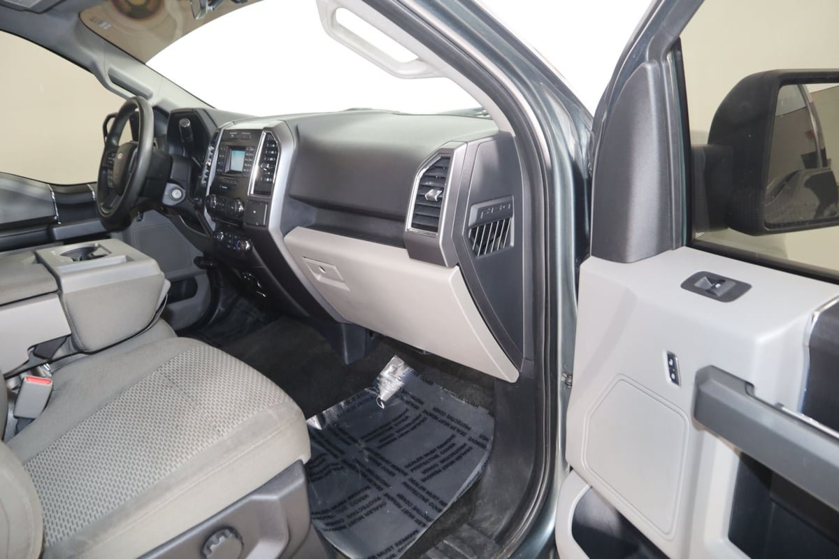 Used 2015 Ford F150 XLT RWD image 38