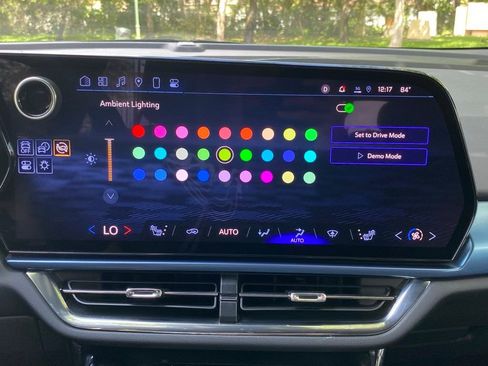 Used 2025 Chevrolet Equinox EV LT image 22