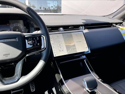 New 2026 Land Rover Range Rover Evoque Hoxton AWD/4WD image 7