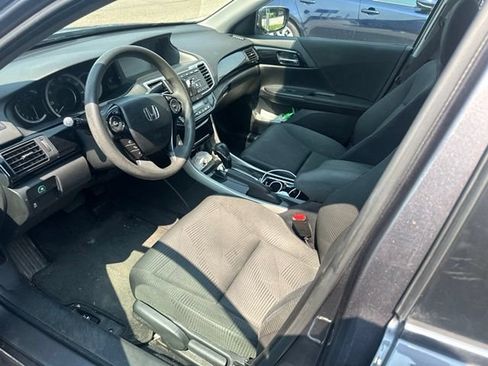 Used 2017 Honda Accord LX image 6