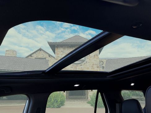 Used 2025 Honda Pilot Black Edition image 22