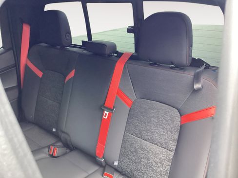 Used 2024 Chevrolet Colorado Z71 w/ Z71 Convenience Package 2 image 13