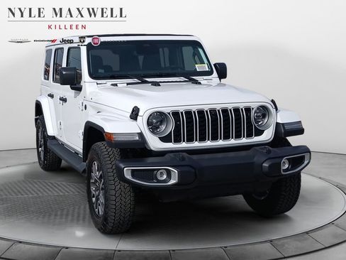 New 2026 Jeep Wrangler Unlimited Sahara AWD/4WD image 2