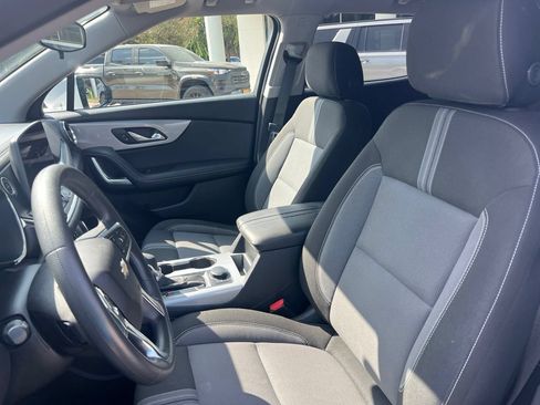 Used 2025 Chevrolet Blazer LT FWD image 9