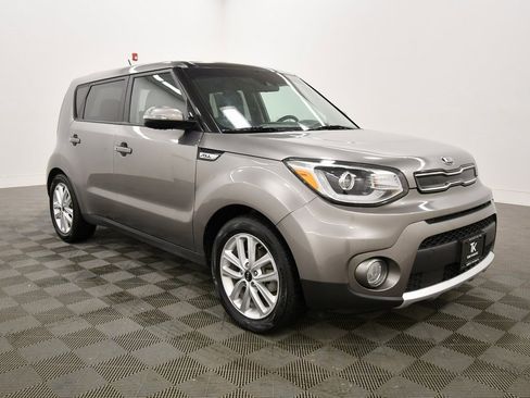 Used 2018 Kia Soul + w/ + Primo LIT Package image 10