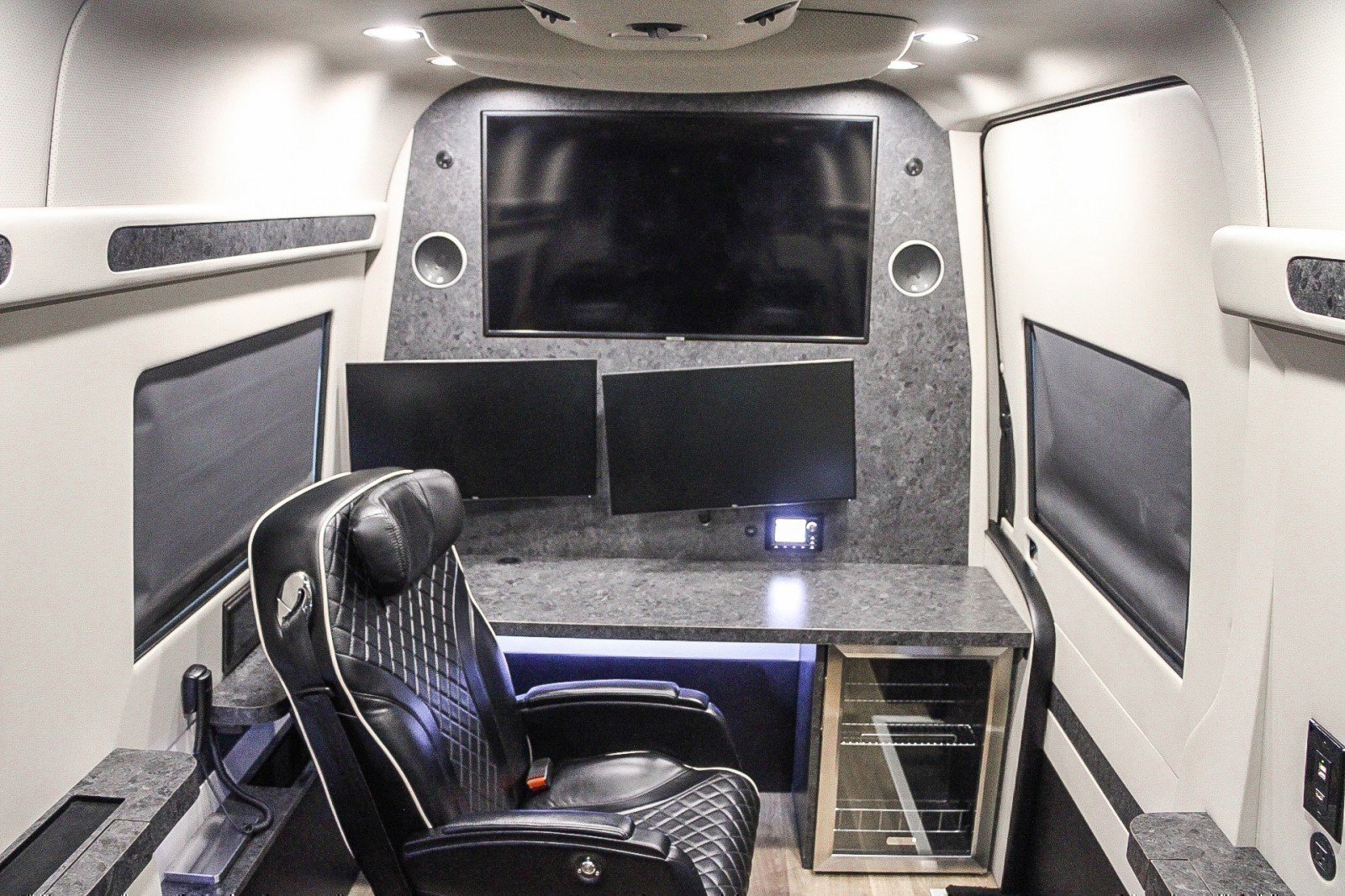 Used 2017 Mercedes-Benz Sprinter 3500 image 13
