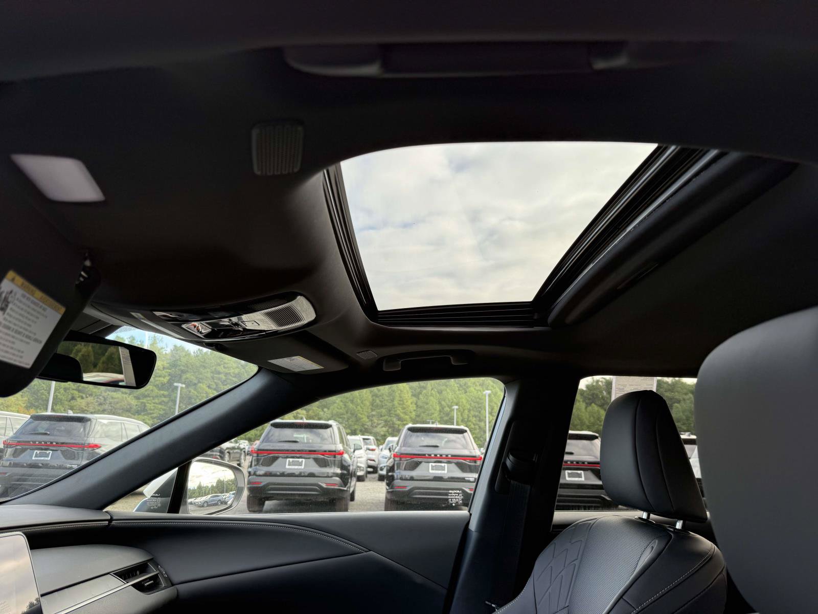 New 2026 Lexus RX 450h AWD w/ Convenience Package image 16
