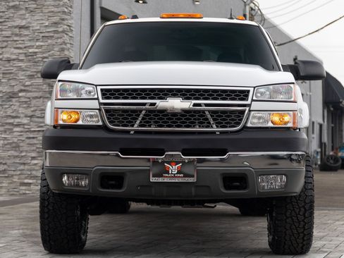 Used 2005 Chevrolet Silverado 3500 LT w/ Heavy-Duty Power Package image 7