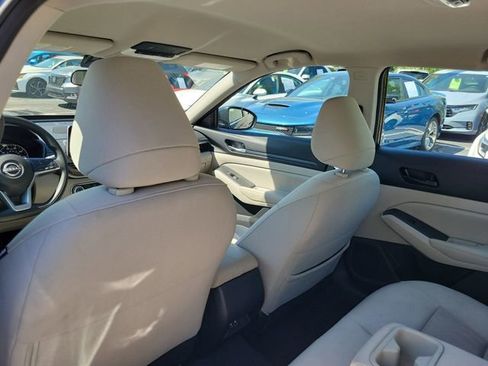 Used 2025 Nissan Altima 2.5 SV image 24