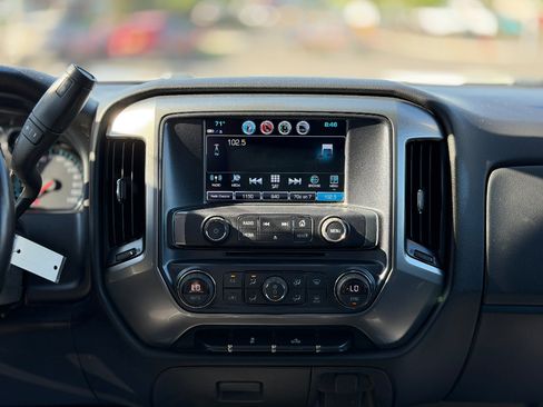 Used 2018 Chevrolet Silverado 1500 LT w/ All Star Edition AWD/4WD image 13