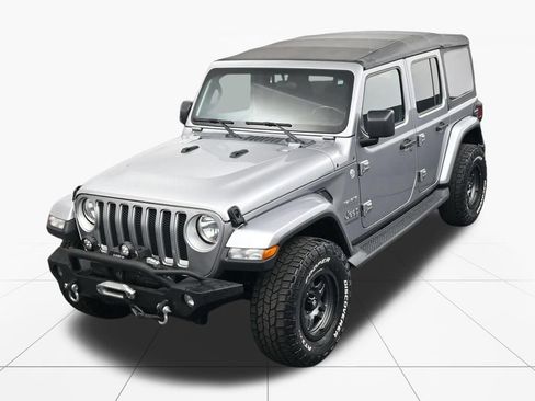 Used 2020 Jeep Wrangler Unlimited Sahara AWD/4WD image 32