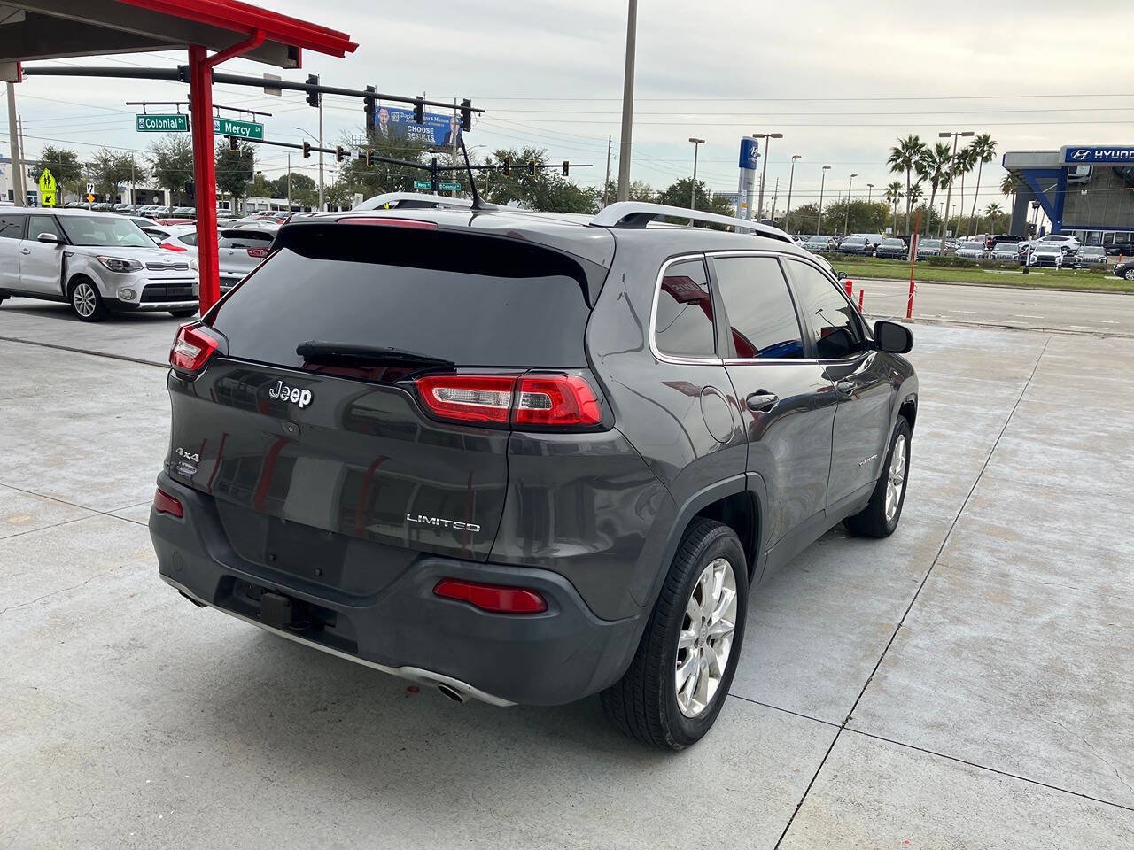 Used 2014 Jeep Cherokee Limited w/ Trailer Tow Group AWD/4WD image 2