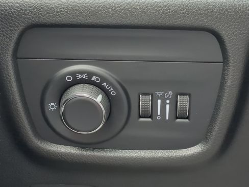 Used 2025 Jeep Grand Cherokee L Laredo image 55