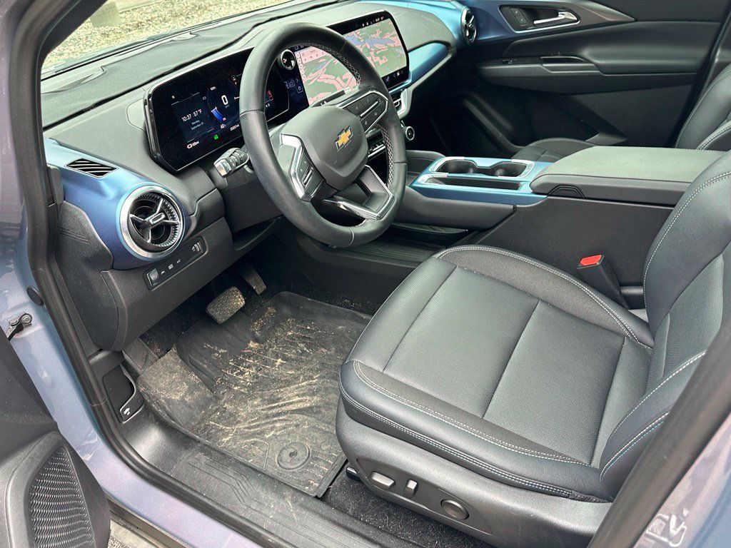 Used 2024 Chevrolet Equinox EV LT AWD/4WD image 10
