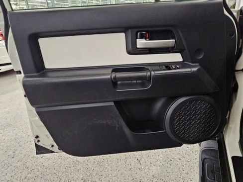 Used 2013 Toyota FJ Cruiser 4WD w/ Upgrade Pkg image 25