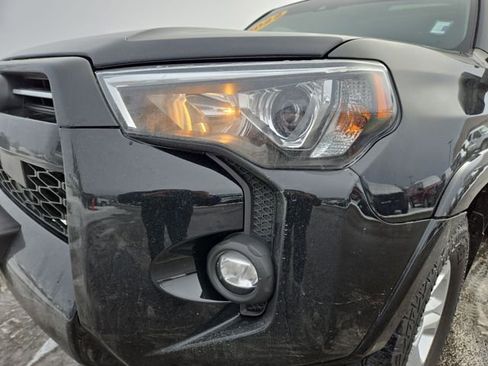 Used 2022 Toyota 4Runner SR5 Premium image 6