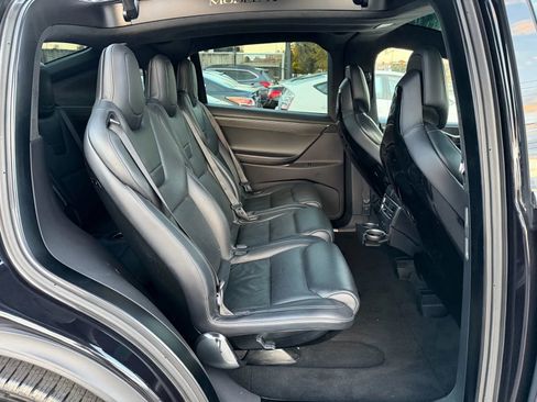 Used 2016 Tesla Model X 60D image 8