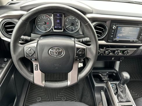 Used 2017 Toyota Tacoma SR5 w/ Tow Package AWD/4WD image 13