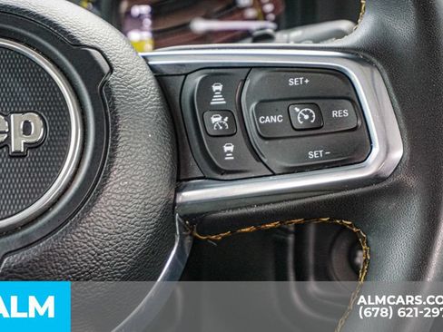 Used 2024 Jeep Wrangler Unlimited Sahara AWD/4WD image 31