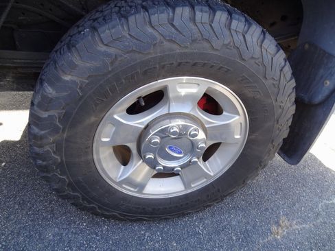 Used 2012 Ford F250 XLT w/ XLT Interior Pkg image 4