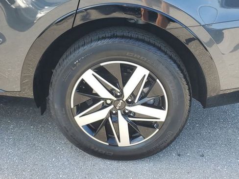 Certified 2023 Kia Sorento EX FWD image 5