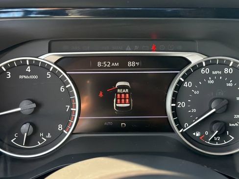 Used 2024 Nissan Pathfinder SV AWD/4WD image 27