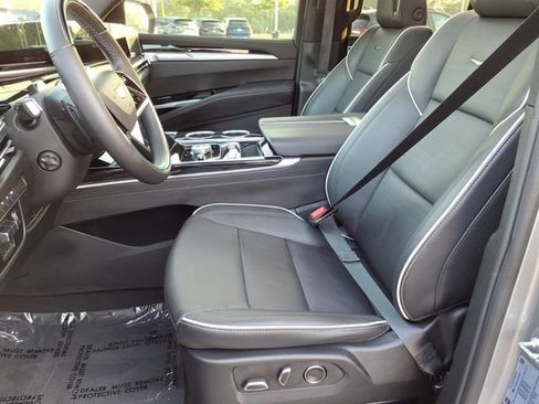 Certified 2025 Cadillac Escalade Sport AWD/4WD image 5