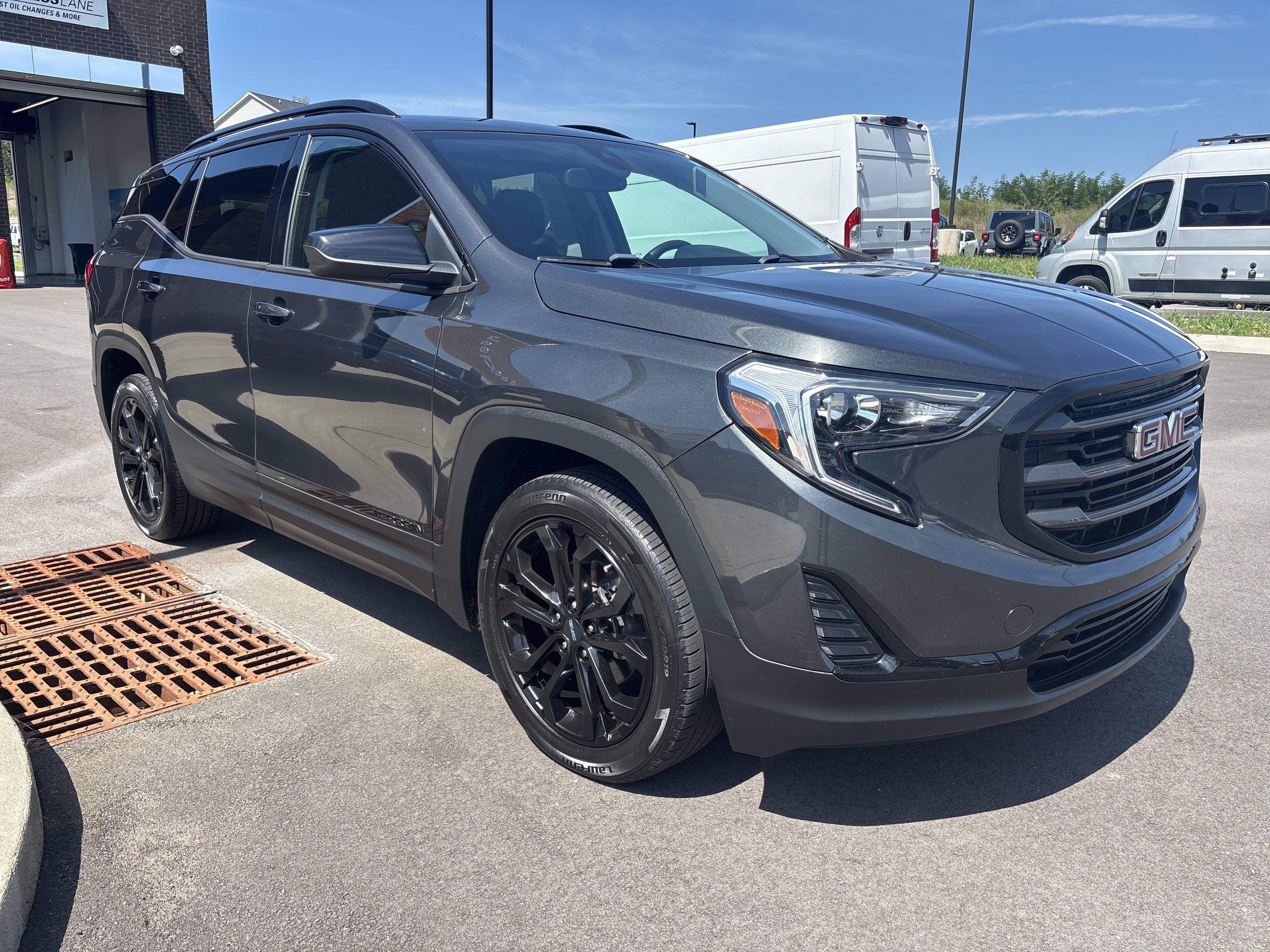 Used 2020 GMC Terrain SLE w/ Driver Convenience Package FWD image 7
