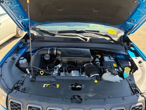 Used 2025 Jeep Compass Trailhawk image 31