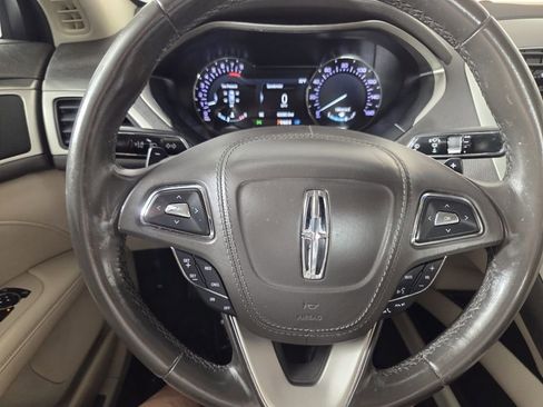 Used 2019 Lincoln MKZ Premiere FWD image 16