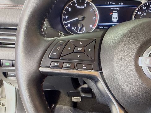 Used 2024 Nissan Sentra SR w/ SR Premium Package FWD image 14