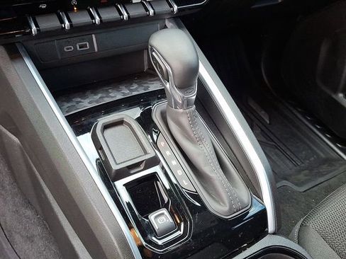 Used 2026 Chevrolet Colorado LT image 11