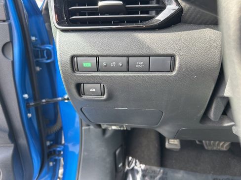 Used 2024 Nissan Sentra SV image 7