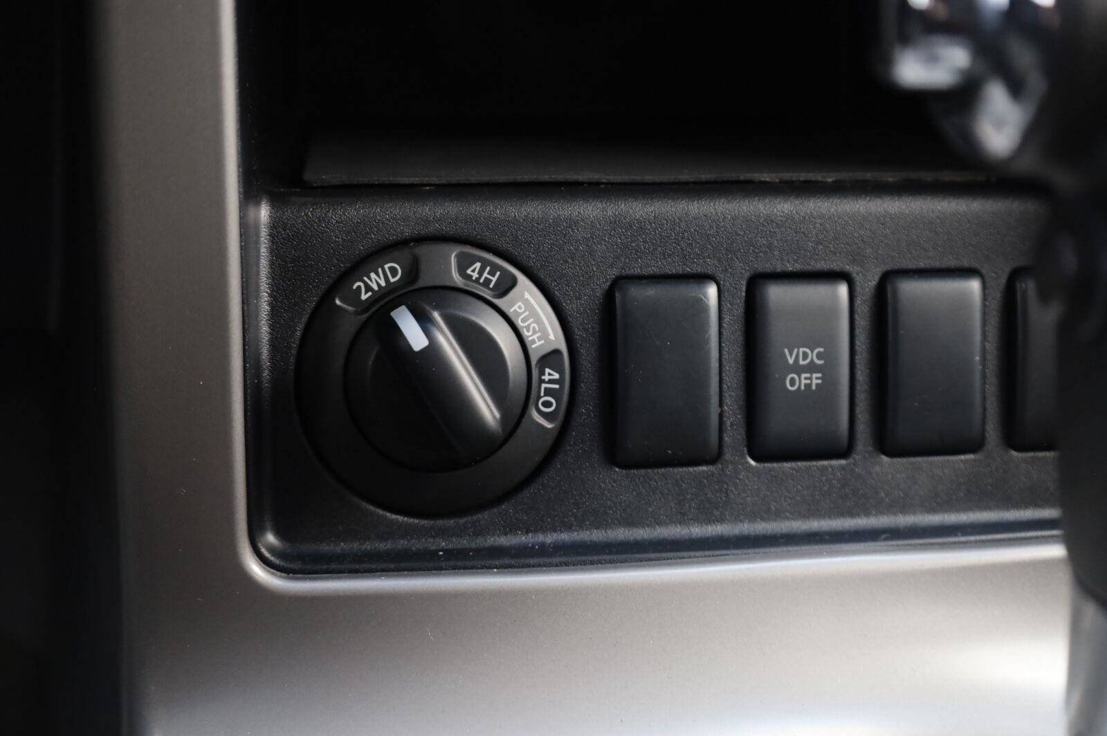 Used 2008 Nissan Pathfinder S AWD/4WD image 40