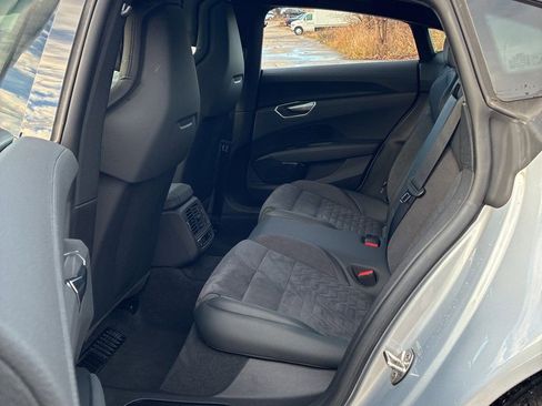 Used 2022 Audi e-tron GT Prestige w/ Prestige Package image 12