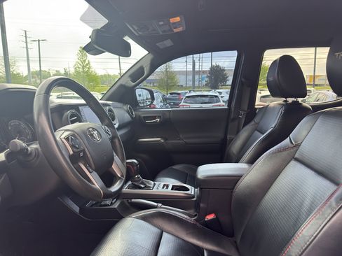 Used 2021 Toyota Tacoma TRD Pro AWD/4WD image 9