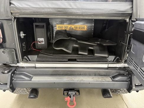 Used 2014 Jeep Wrangler Unlimited Sport AWD/4WD image 9
