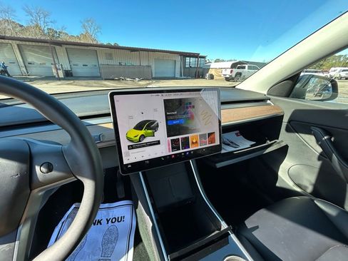 Used 2020 Tesla Model Y Long Range image 35