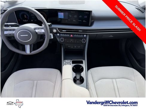 Used 2025 Hyundai Sonata SEL FWD image 10