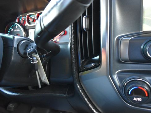 Used 2018 Chevrolet Silverado 1500 LT w/ All Star Edition image 41